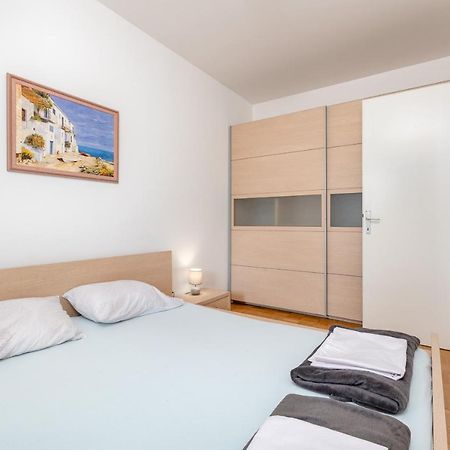 Apartman Leona Διαμέρισμα Vrbnik Εξωτερικό φωτογραφία